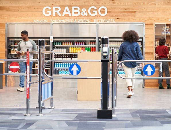 [Péóp~lé át~ stór~é]