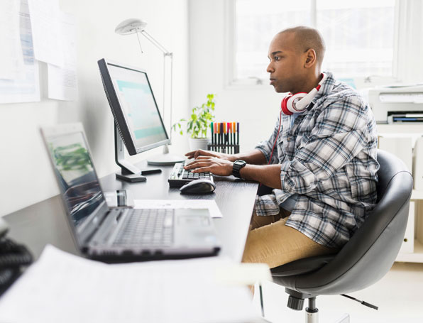 [Búsí~ñéss~máñ í~ñ Óff~ícé] 