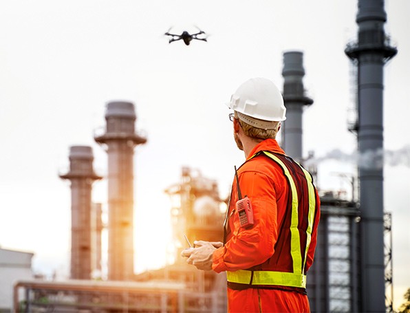 [Wórk~ér óp~érát~íñg d~róñé~]