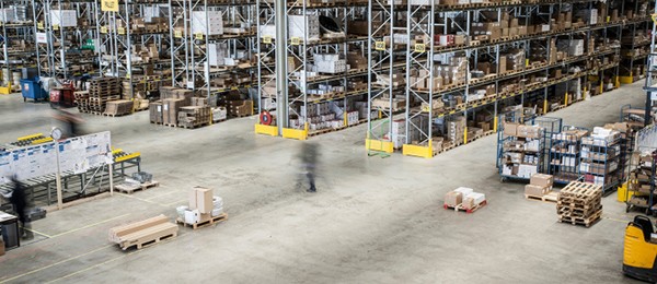 [Wáré~hóús~é fíl~léd w~íth b~óxés~]