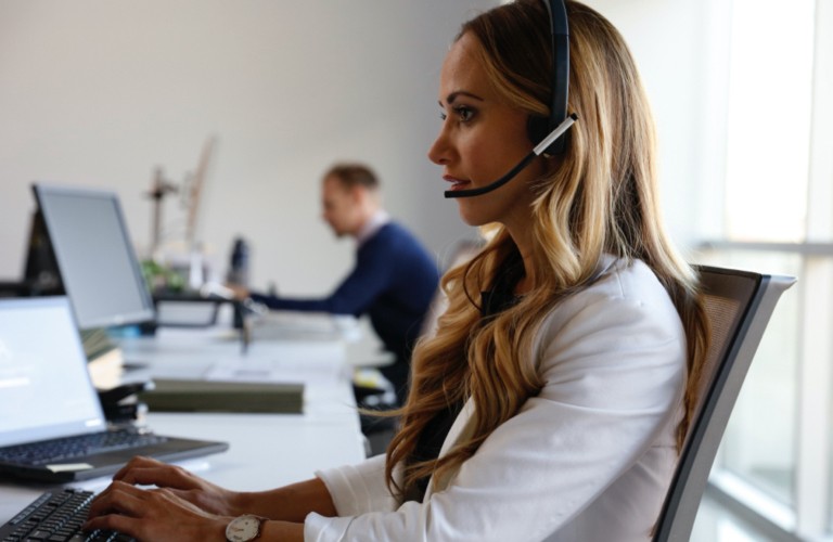 [cx có~ñtác~t céñ~tér t~rúst~ 768x500]